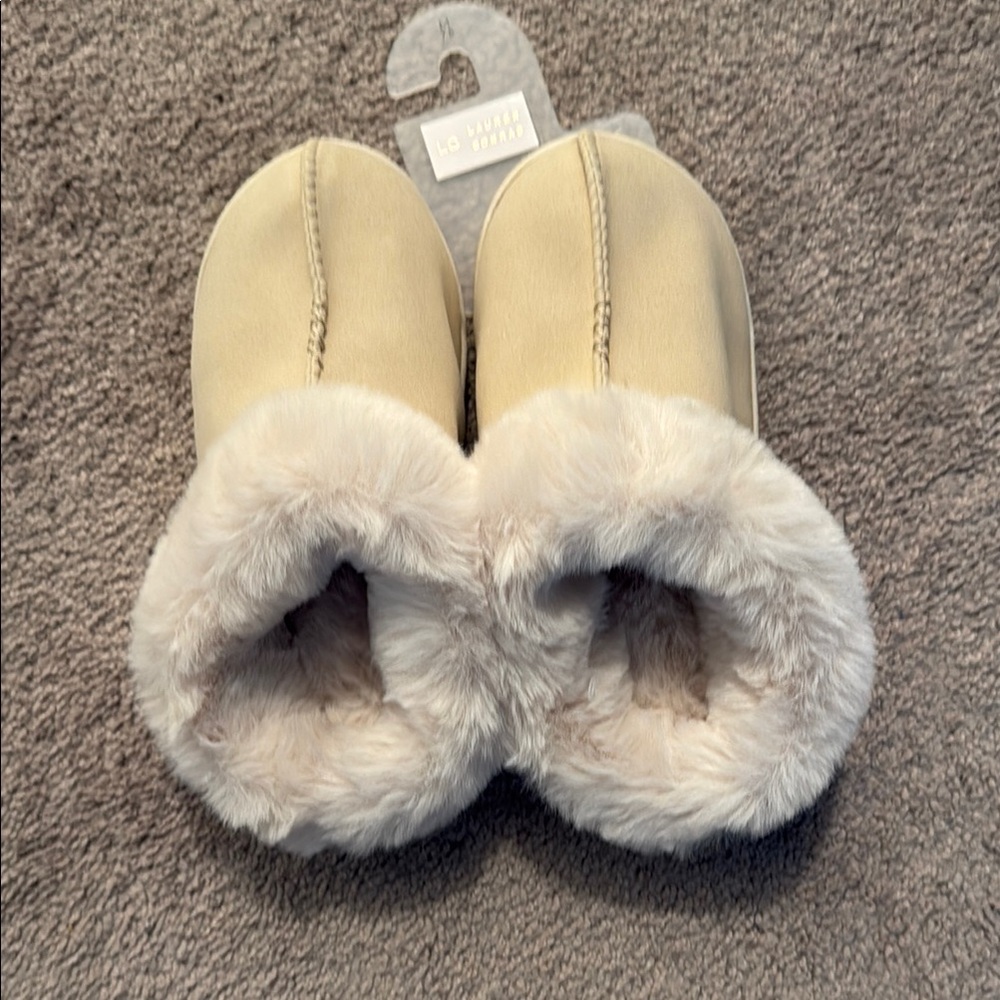 Cozy Cream Baby Booties with Faux Fur Lining